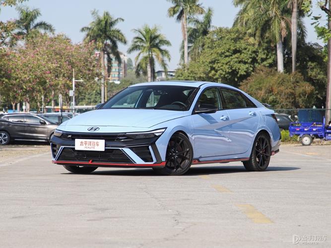 现代伊兰特2025款落地价／现代伊兰特2025款落地价蓝色