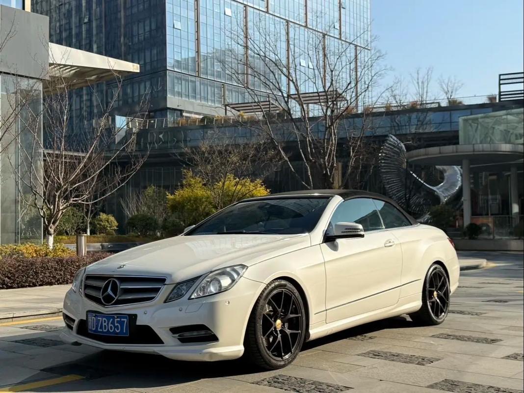 奔驰硬顶敞篷四座／奔驰硬顶敞篷四座图片